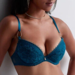 Flawless Love Vorgeformter Plunge BH