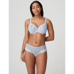 Lausanne Luxus String 9 Lausanne Luxus String -Annadiva Verkäufe lausanneluxestring4 0663271suj