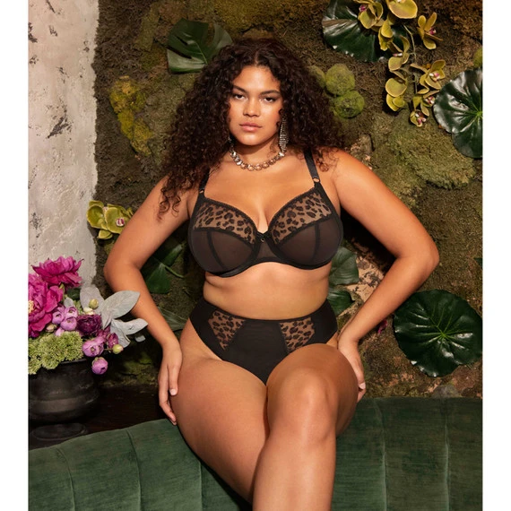 Namrah Taillenslip 5 Namrah Taillenslip – Bild 5